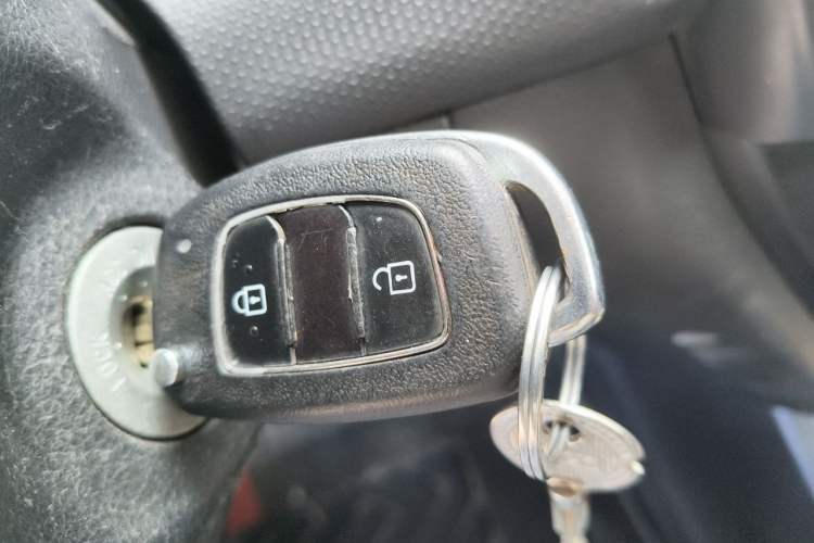 Used Hyundai Verna (older generation) 2017 1.4L Manual Refreshed Version China VI Standard Vehicle Key