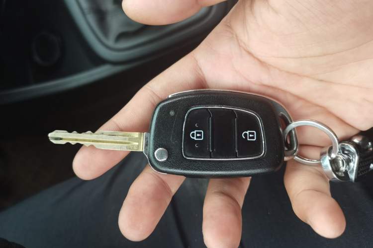 Used Hyundai Verna (older generation) 2017 1.4L Manual Refreshed Version China V Standard Vehicle Key