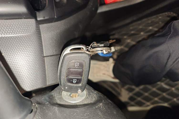 Used Hyundai Verna (older generation) 2017 1.4L Manual Refreshed Version China VI Standard Vehicle Key