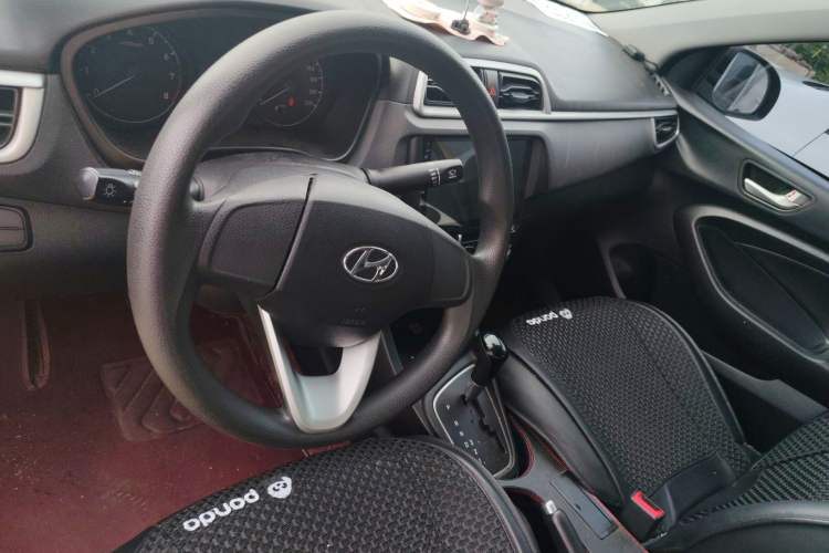 Used Hyundai Verna (older generation) 2017 1.4L Automatic YueXiang Edition China V-standard Audio And AC Panel