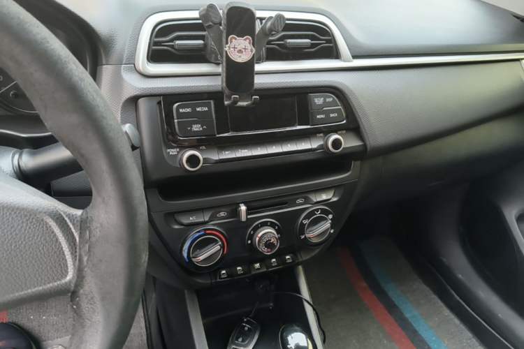 Used Hyundai Verna (older generation) 2017 1.4L Automatic YueXiang Edition China V-standard Audio And AC Panel