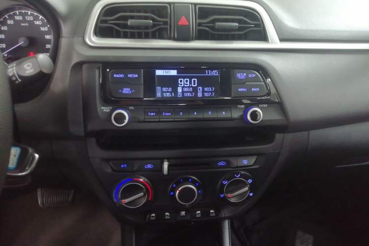 Used Hyundai Verna (older generation) 2017 1.4L Automatic YueXiang Edition China V-standard Audio And AC Panel