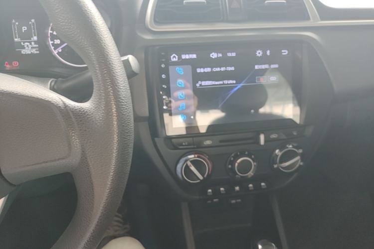 Used Hyundai Verna (older generation) 2017 1.4L Automatic YueXiang Edition China V-standard Center Console
