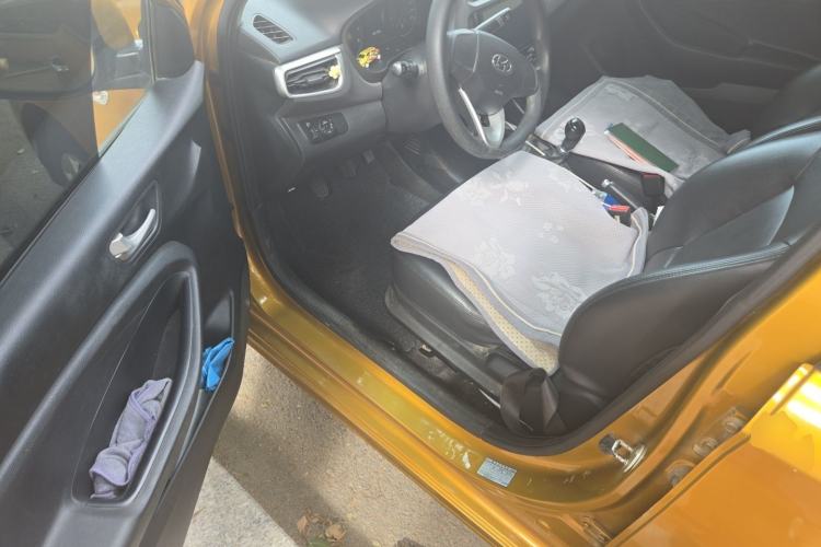 Used Hyundai Verna (older generation) 2017 1.4L Manual Refreshed Version China V Standard Driver Seat