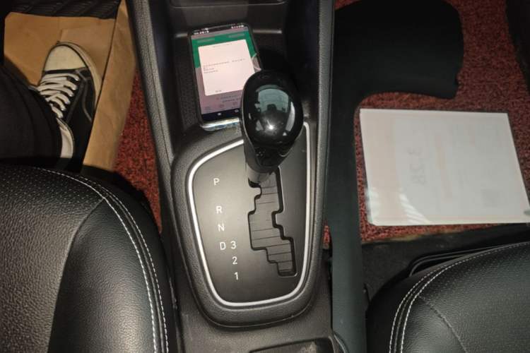 Used Hyundai Verna (older generation) 2017 1.4L Automatic YueXiang Edition China V-standard Gear Lever