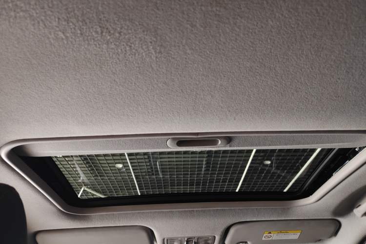 Used Hyundai Verna (older generation) 2017 1.4L Automatic YueXiang Edition China V-standard Headliner