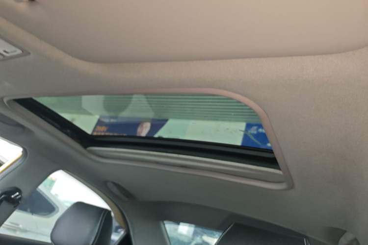 Used Hyundai Verna (older generation) 2017 1.4L Automatic YueXiang Edition China V-standard Headliner