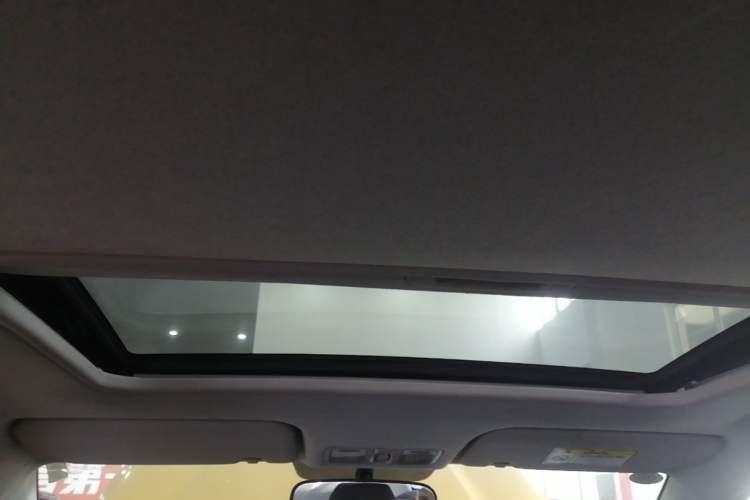 Used Hyundai Verna (older generation) 2017 1.4L Automatic YueXiang Edition China V-standard Headliner