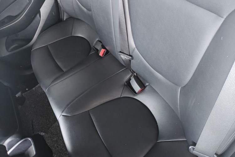 Used Hyundai Verna (older generation) 2017 1.4L Automatic YueXiang Edition China V-standard Left Rear Seat