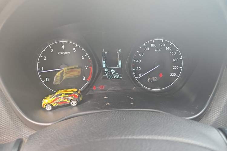 Used Hyundai Verna (older generation) 2017 1.4L Manual Refreshed Version China V Standard Odometer Close Up