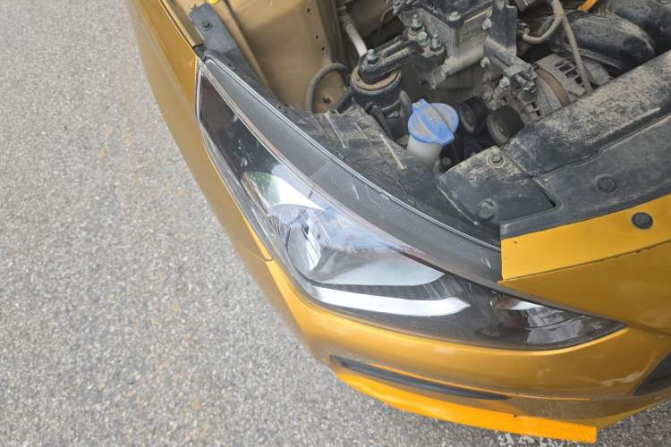 Used Hyundai Verna (older generation) 2017 1.4L Manual Refreshed Version China V Standard Right Front Headlight