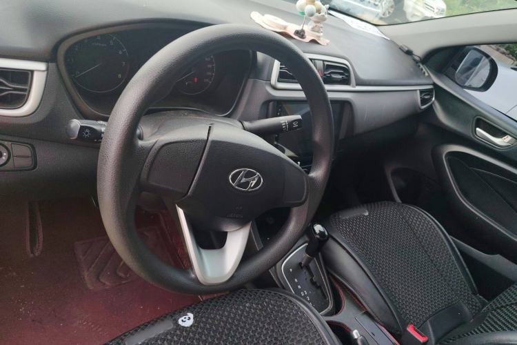 Used Hyundai Verna (older generation) 2017 1.4L Automatic YueXiang Edition China V-standard Steering Wheel
