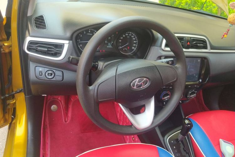 Used Hyundai Verna (older generation) 2017 1.4L Automatic YueXiang Edition China V-standard Steering Wheel