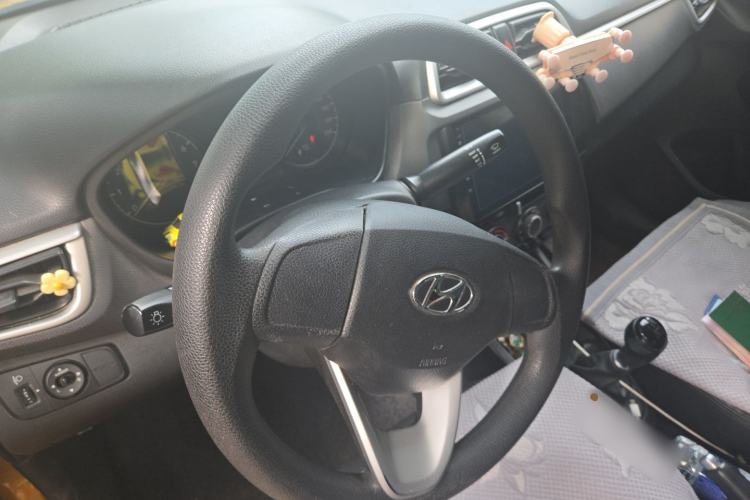 Used Hyundai Verna (older generation) 2017 1.4L Manual Refreshed Version China V Standard Steering Wheel