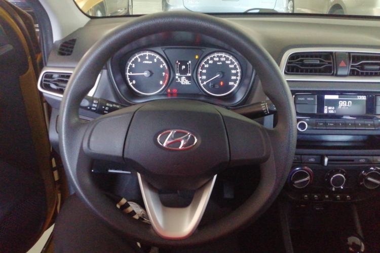 Used Hyundai Verna (older generation) 2017 1.4L Automatic YueXiang Edition China V-standard Steering Wheel