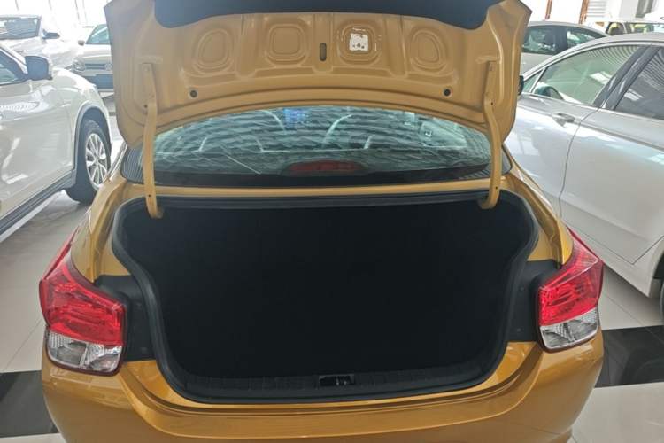 Used Hyundai Verna (older generation) 2017 1.4L Automatic YueXiang Edition China V-standard Trunk