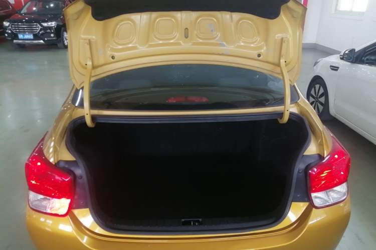 Used Hyundai Verna (older generation) 2017 1.4L Automatic YueXiang Edition China V-standard Trunk