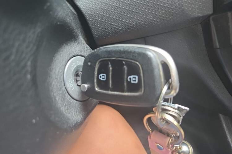 Used Hyundai Verna (older generation) 2017 1.4L Manual Refreshed Version China V Standard Vehicle Key