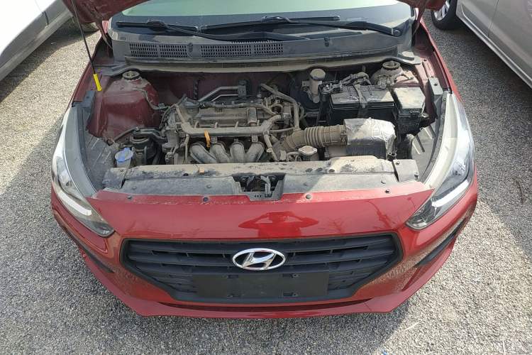 Used Hyundai Verna (older generation) 2020 1.4L Manual GL Refreshed Edition Engine Bay
