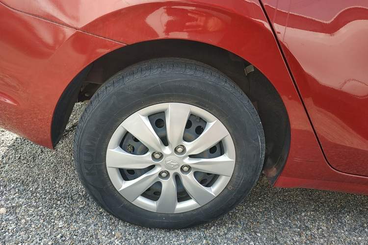 Used Hyundai Verna (older generation) 2020 1.4L Manual GL Refreshed Edition Exterior 5