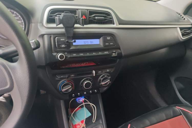 Used Hyundai Verna (older generation) 2020 1.4L Manual GL Refreshed Edition Audio And AC Panel