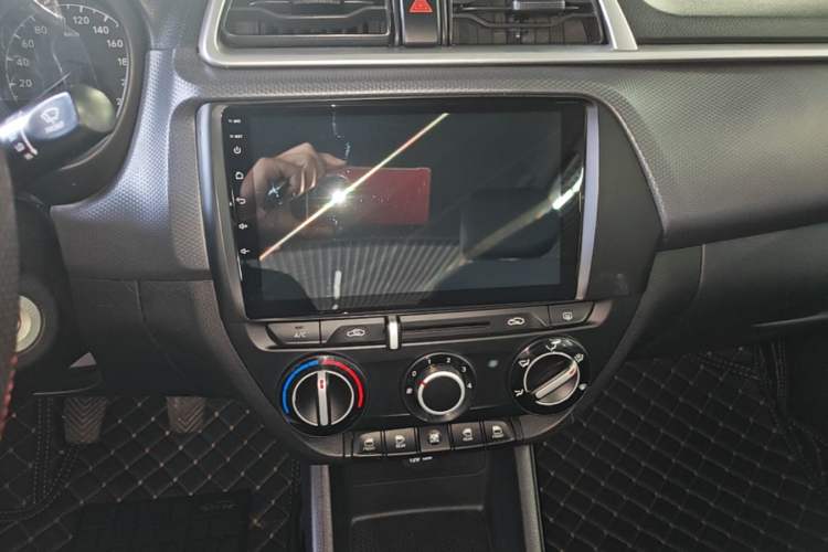 Used Hyundai Verna (older generation) 2020 1.4L Manual GL Refreshed Edition Audio And AC Panel
