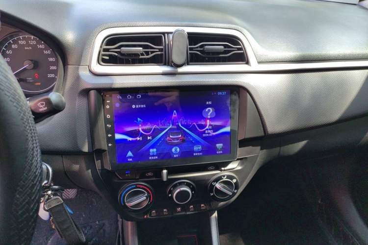 Used Hyundai Verna (older generation) 2020 1.4L Manual GL Refreshed Edition Audio And AC Panel