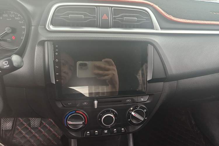 Used Hyundai Verna (older generation) 2020 1.4L Manual GL Refreshed Edition Audio And AC Panel