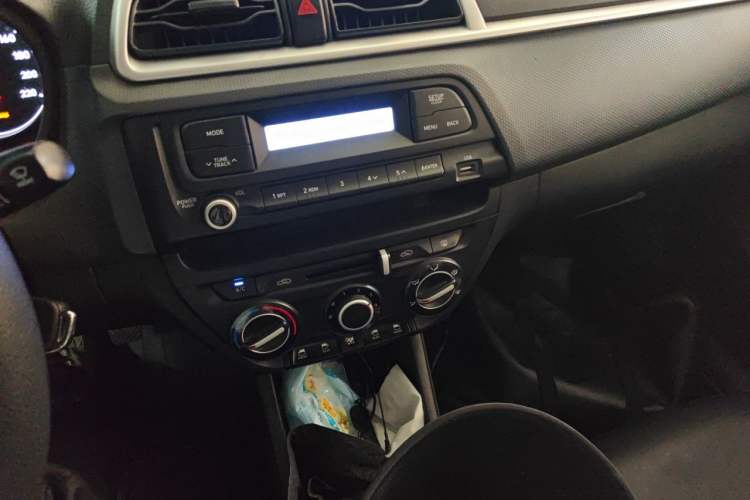 Used Hyundai Verna (older generation) 2020 1.4L Manual GL Refreshed Edition Audio And AC Panel