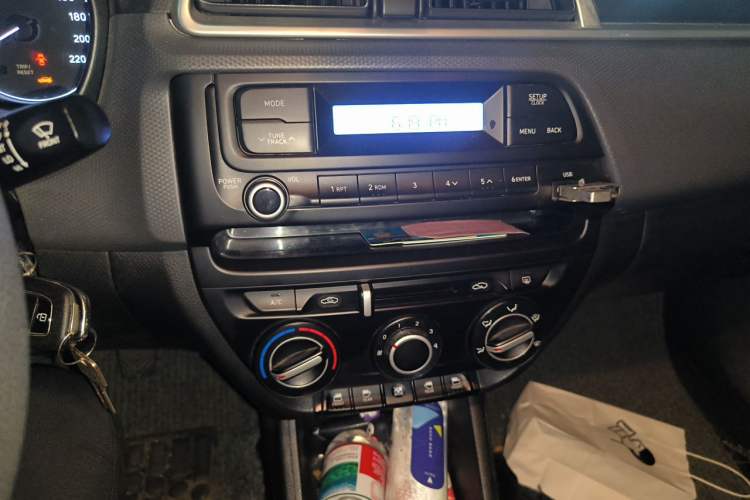Used Hyundai Verna (older generation) 2020 1.4L Manual GL Refreshed Edition Audio And AC Panel