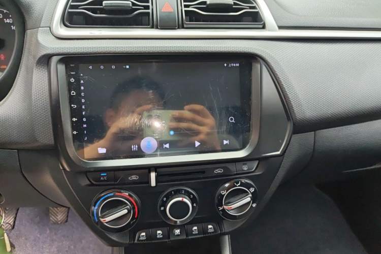Used Hyundai Verna (older generation) 2020 1.4L Manual GL Refreshed Edition Audio And AC Panel