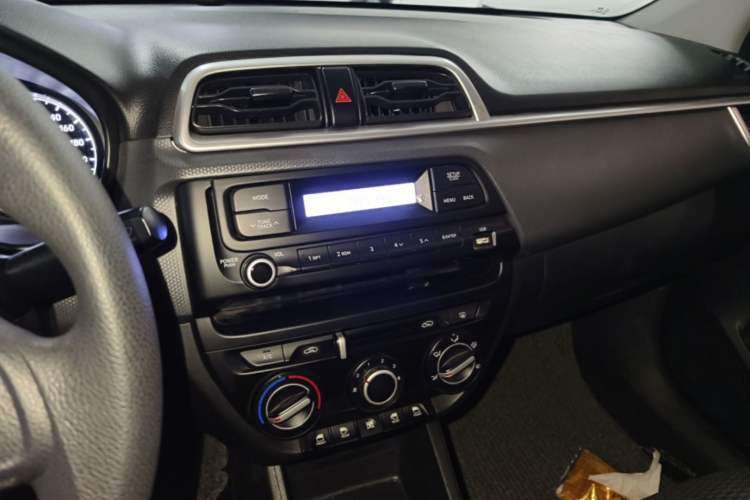 Used Hyundai Verna (older generation) 2020 1.4L Manual GL Refreshed Edition Audio And AC Panel