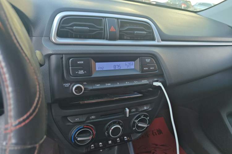 Used Hyundai Verna (older generation) 2020 1.4L Manual GL Refreshed Edition Audio And AC Panel