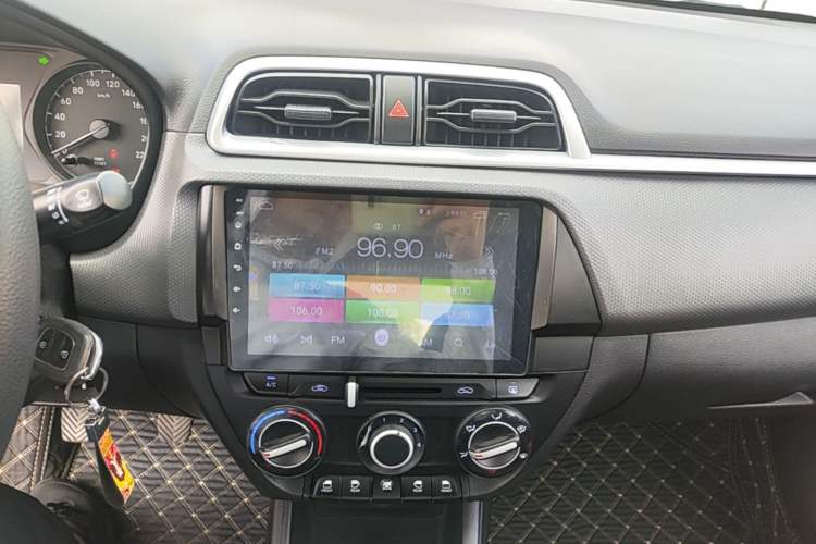 Used Hyundai Verna (older generation) 2020 1.4L Manual GL Refreshed Edition Audio And AC Panel