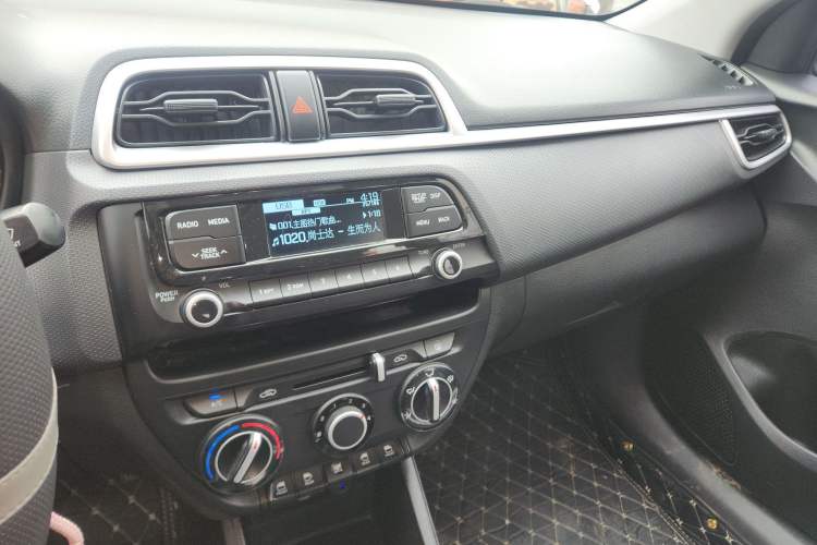 Used Hyundai Verna (older generation) 2020 1.4L Automatic GLS Enjoyment Edition Audio And AC Panel