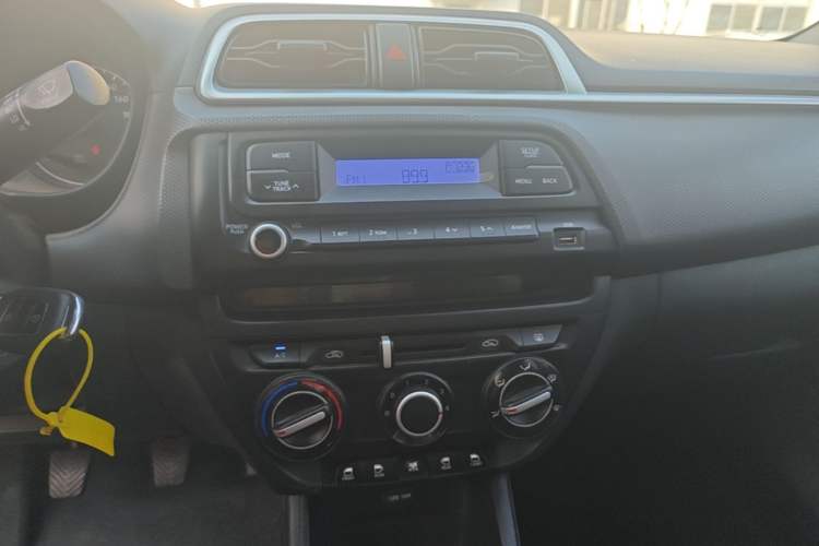 Used Hyundai Verna (older generation) 2020 1.4L Manual GL Refreshed Edition Audio And AC Panel