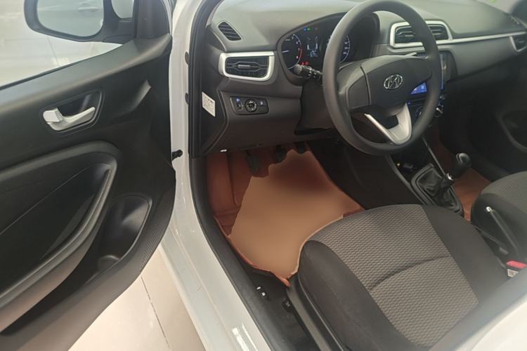 Used Hyundai Verna (older generation) 2020 1.4L Manual GL Refreshed Edition Driver Seat