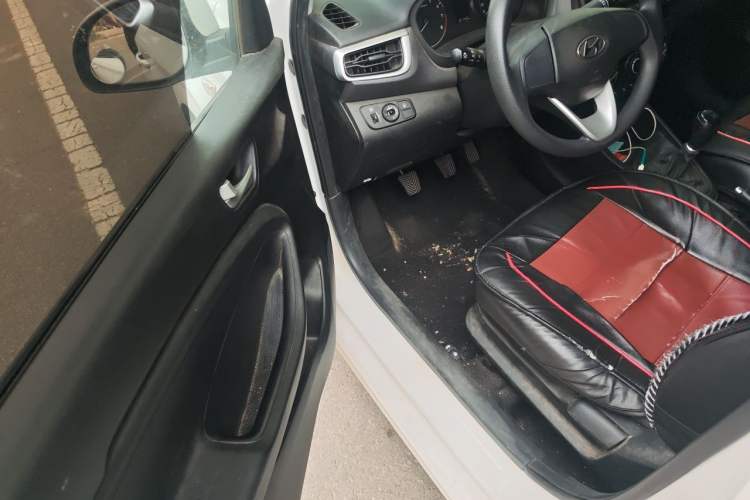 Used Hyundai Verna (older generation) 2020 1.4L Manual GL Refreshed Edition Driver Seat