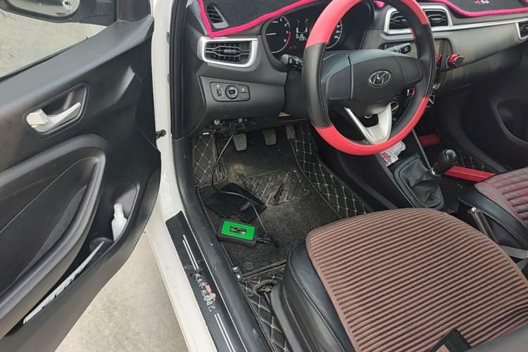 Used Hyundai Verna (older generation) 2020 1.4L Manual GL Refreshed Edition Driver Seat