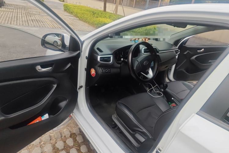 Used Hyundai Verna (older generation) 2020 1.4L Manual GL Refreshed Edition Driver Seat