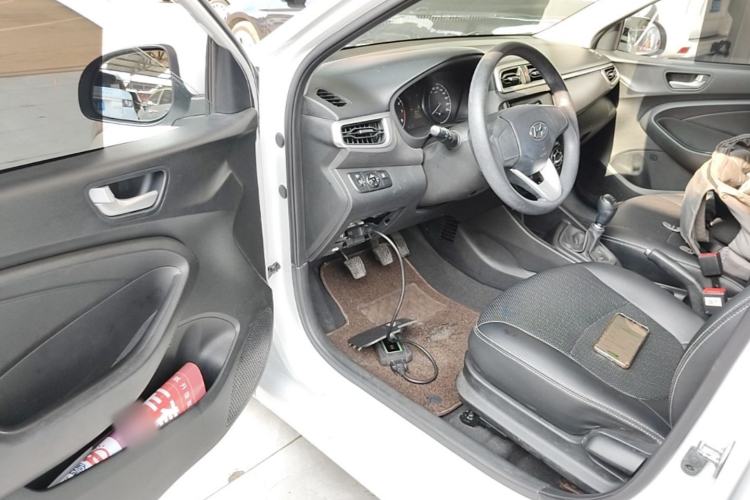Used Hyundai Verna (older generation) 2020 1.4L Manual GL Refreshed Edition Driver Seat