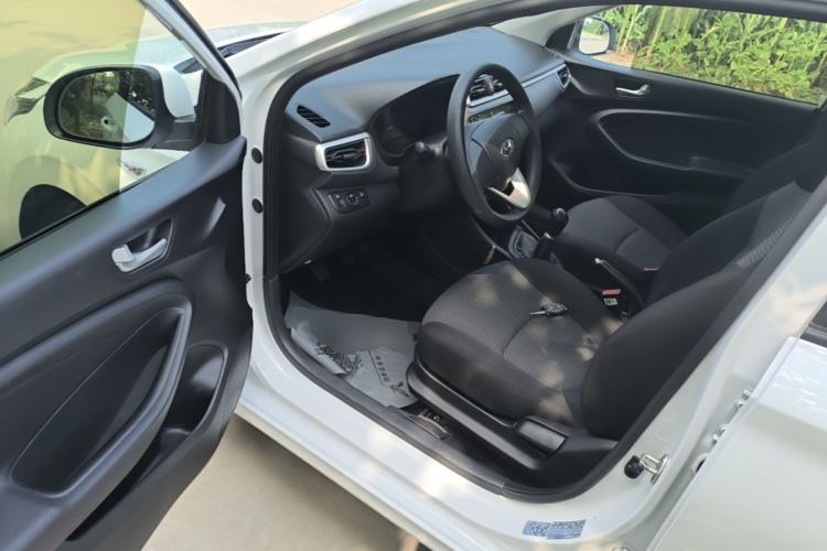 Used Hyundai Verna (older generation) 2020 1.4L Manual GL Refreshed Edition Driver Seat