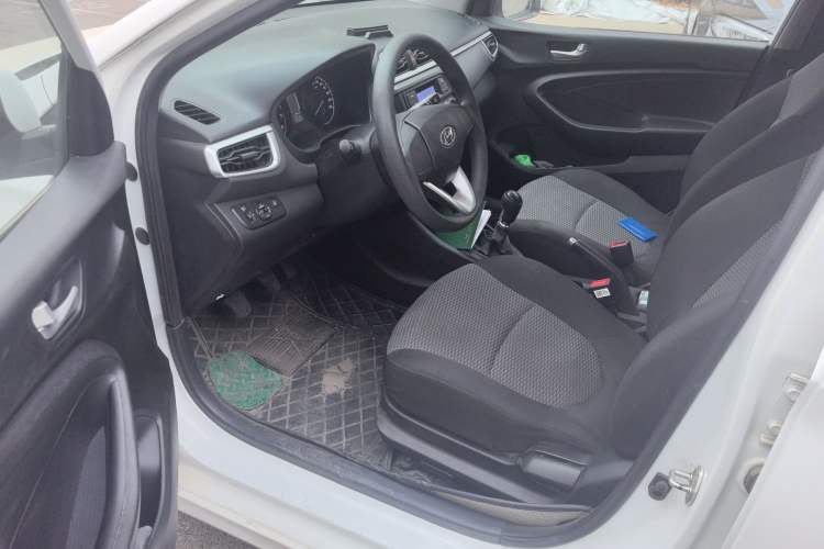 Used Hyundai Verna (older generation) 2020 1.4L Manual GL Refreshed Edition Driver Seat