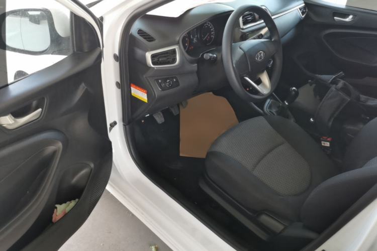 Used Hyundai Verna (older generation) 2020 1.4L Manual GL Refreshed Edition Driver Seat