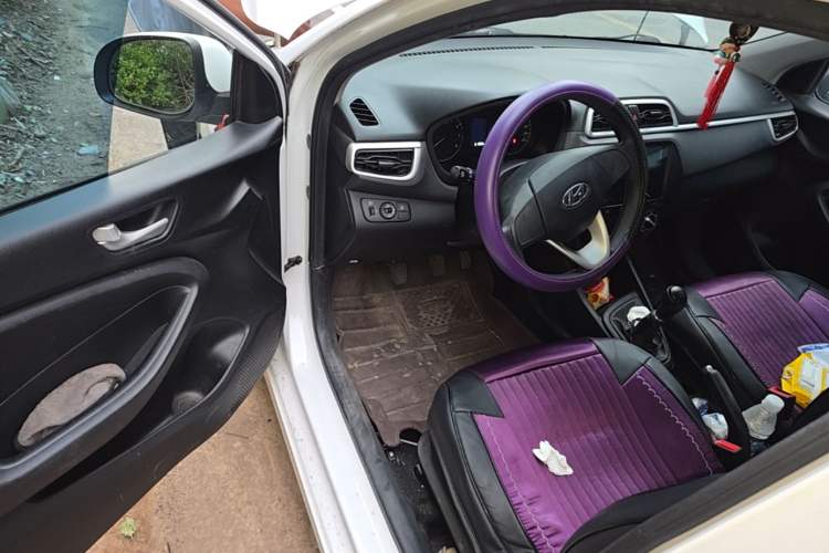 Used Hyundai Verna (older generation) 2020 1.4L Manual GL Refreshed Edition Driver Seat