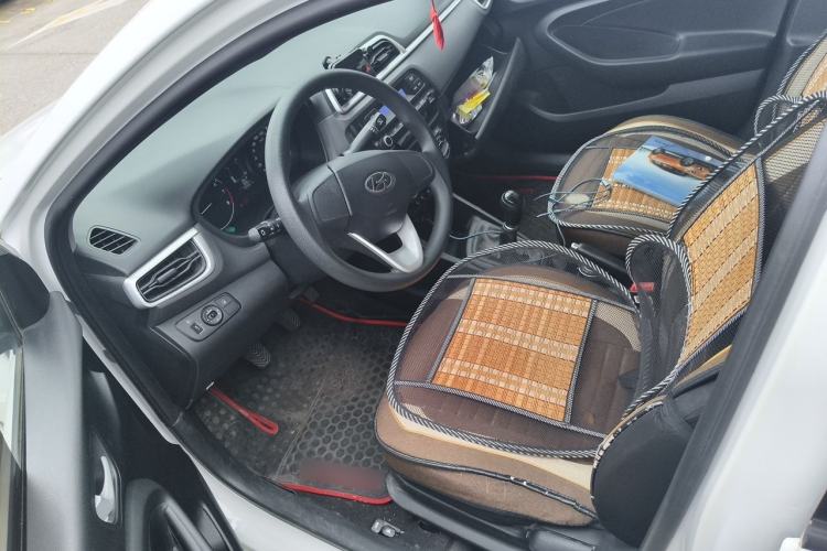 Used Hyundai Verna (older generation) 2020 1.4L Manual GL Refreshed Edition Driver Seat