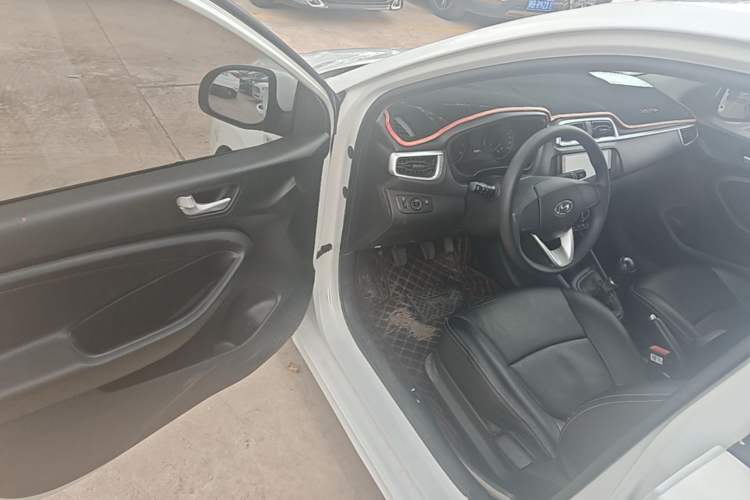 Used Hyundai Verna (older generation) 2020 1.4L Manual GL Refreshed Edition Driver Seat