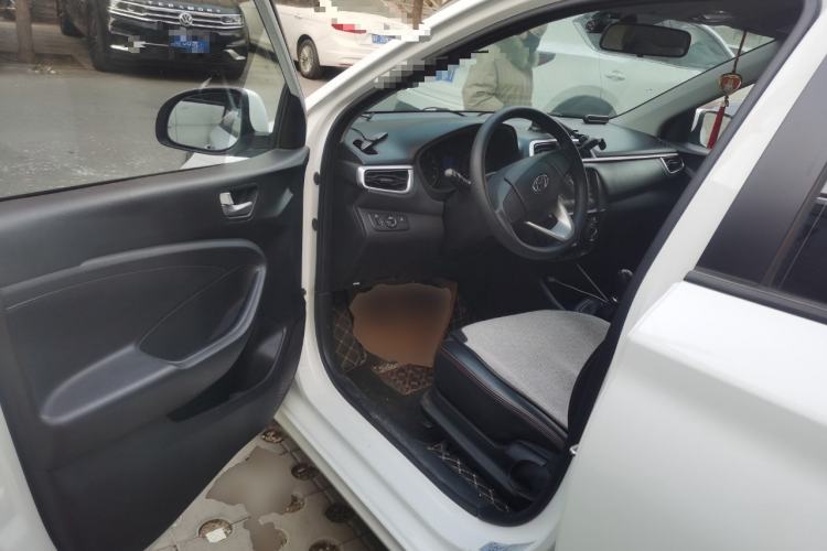Used Hyundai Verna (older generation) 2020 1.4L Manual GL Refreshed Edition Driver Seat