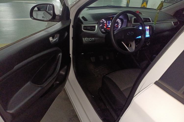 Used Hyundai Verna (older generation) 2020 1.4L Manual GL Refreshed Edition Driver Seat