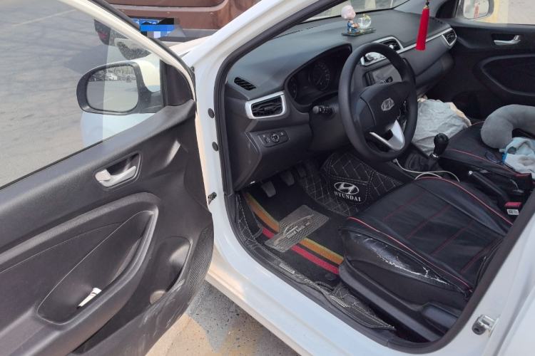Used Hyundai Verna (older generation) 2020 1.4L Manual GL Refreshed Edition Driver Seat